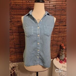 Tramp Light Blue Sleeveless Button-Down Shirt